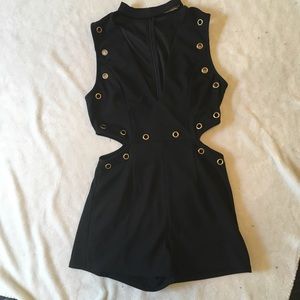 Henrigirl Black Sleeveless Romper